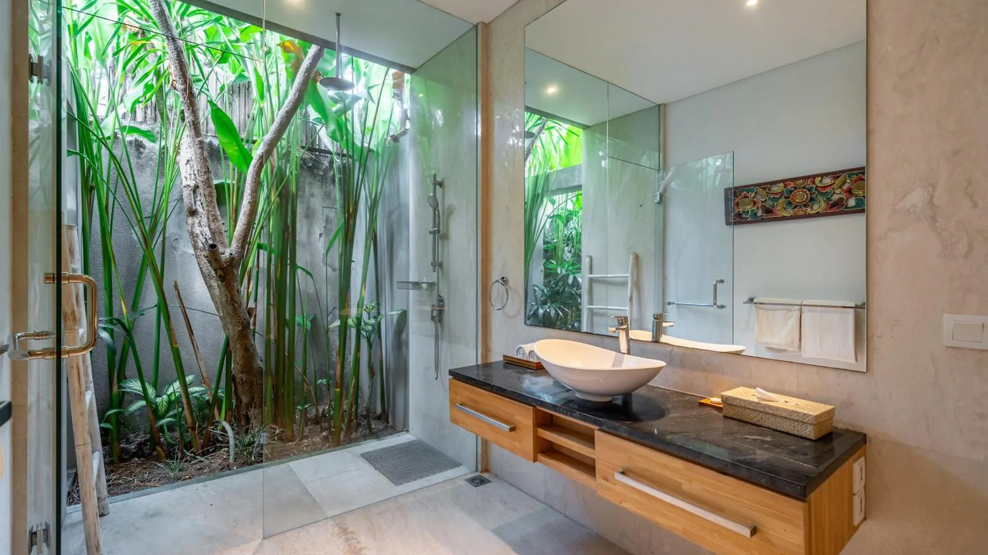 Cozy 3Br Villa In Central Seminyak