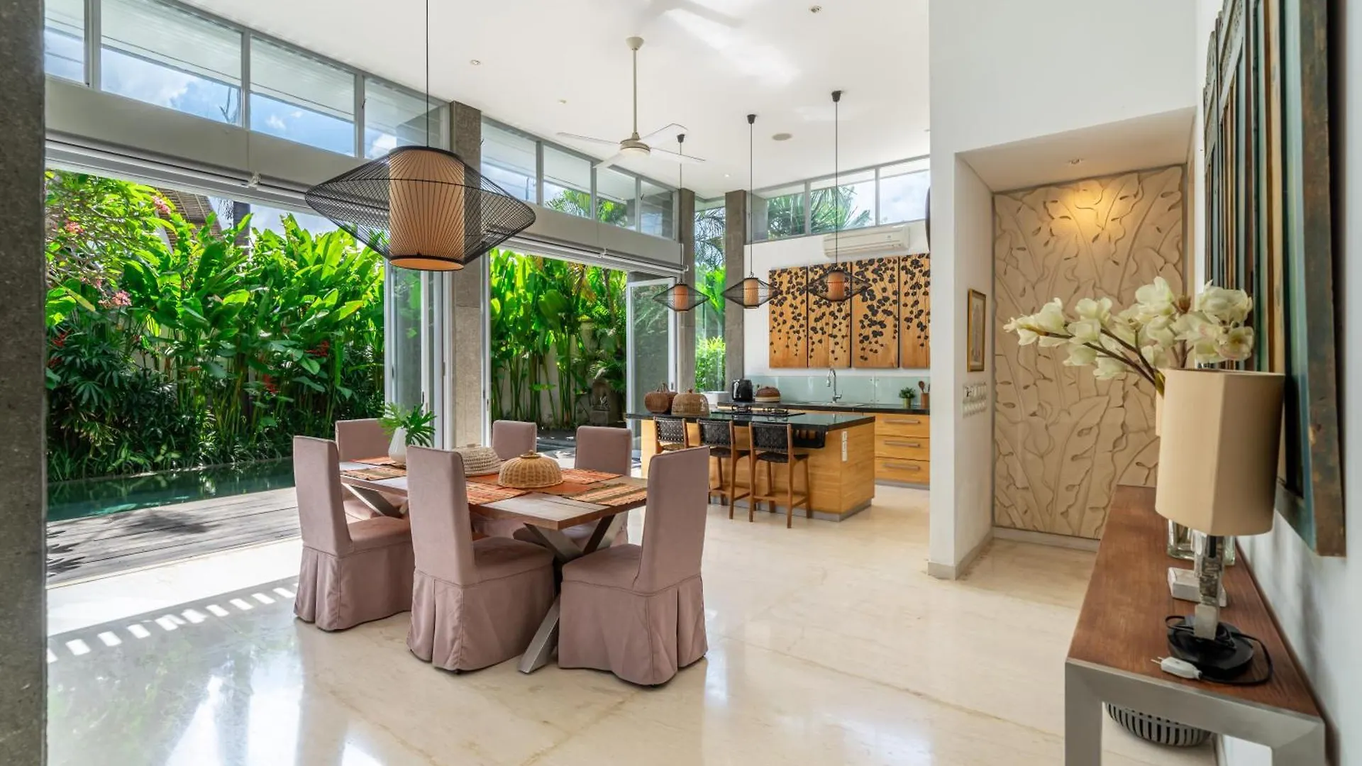 Cozy 3Br Villa In Central Seminyak