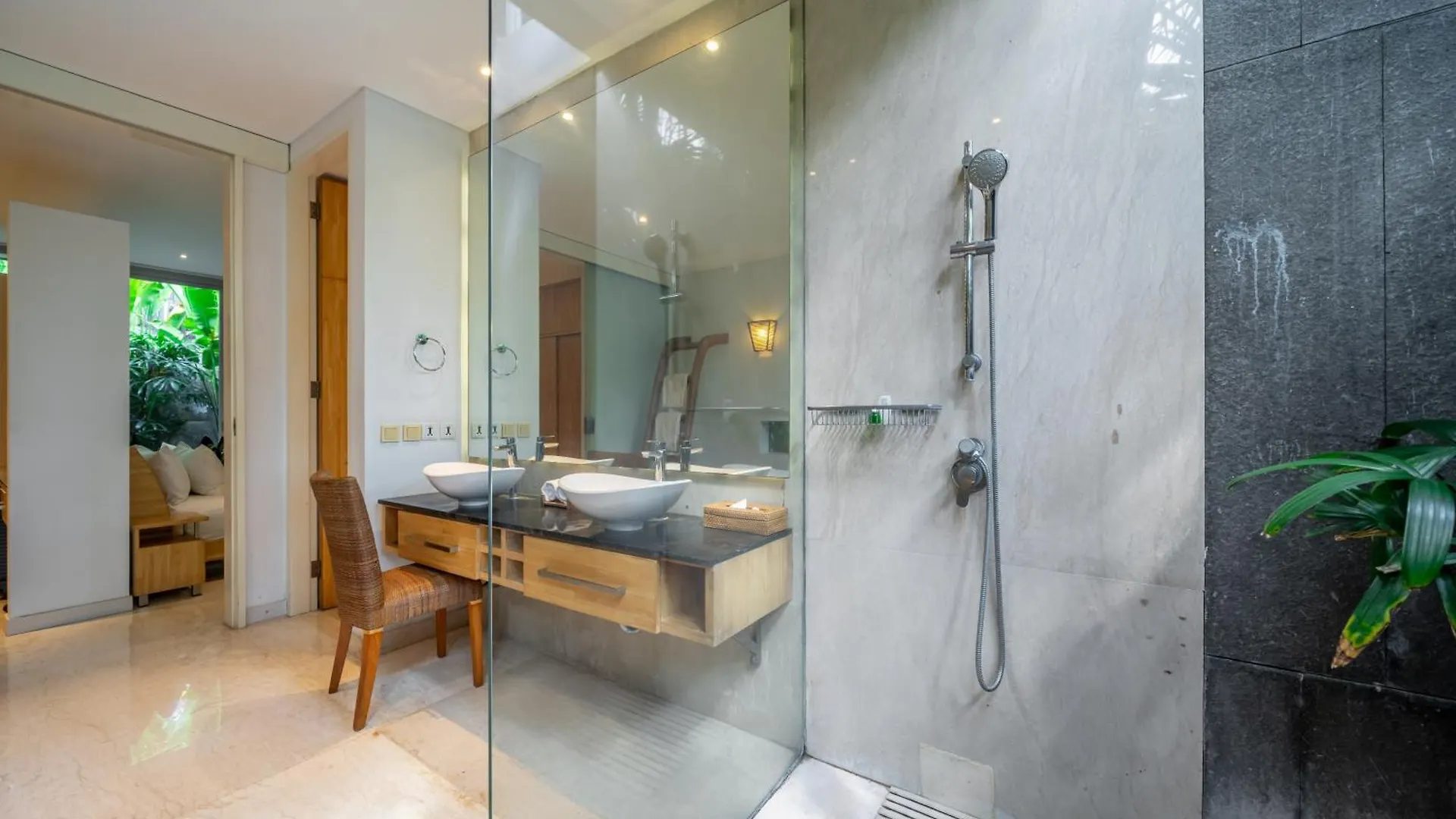 Cozy 3Br Villa In Central Seminyak Indonesia